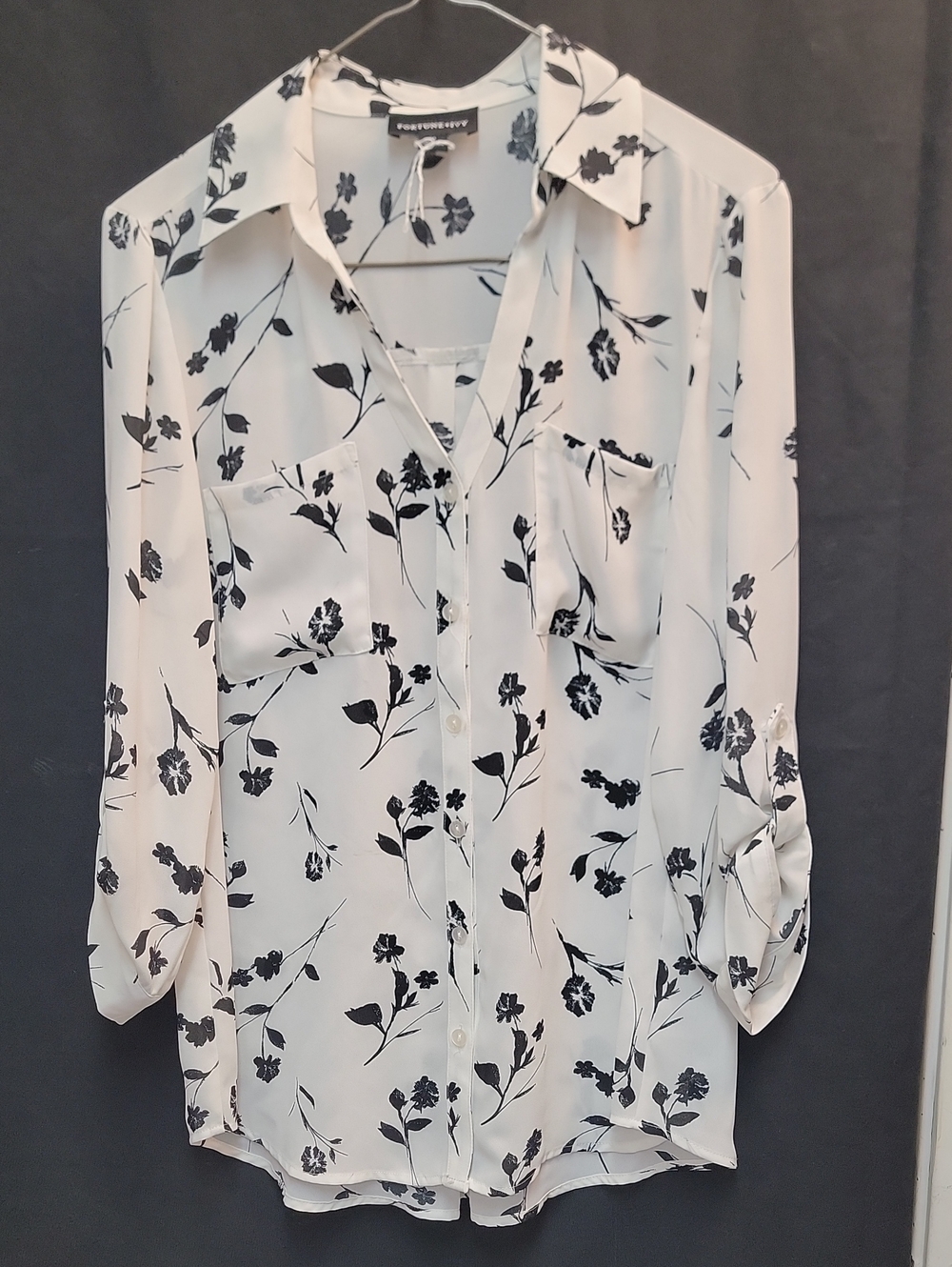 Floral Print Button-Down Blouse in White and Black